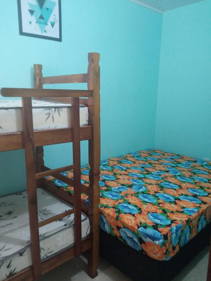 Chacara Bella Vida Com Piscina Churrasqueira Salao De Festas Fogao A Lenha Quadra 아라사리구아마 외부 사진