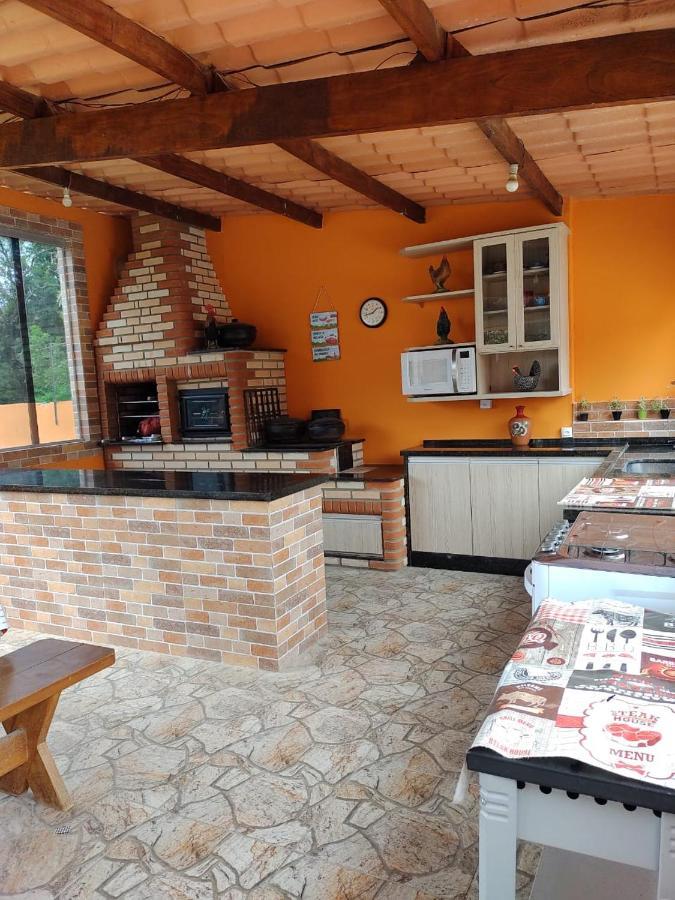 Chacara Bella Vida Com Piscina Churrasqueira Salao De Festas Fogao A Lenha Quadra 아라사리구아마 외부 사진