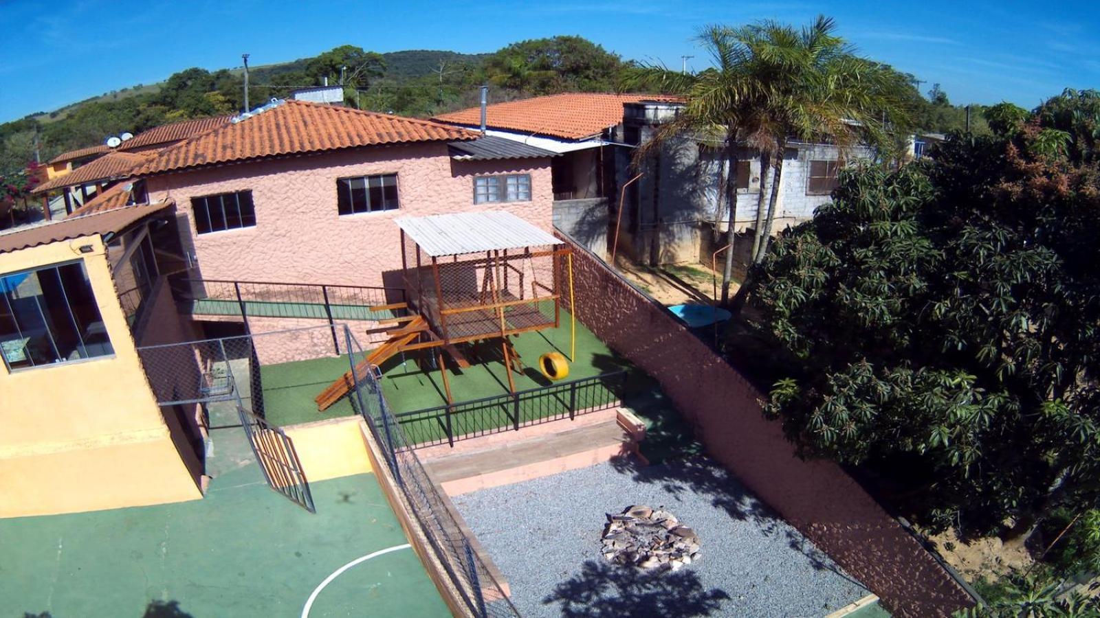 Chacara Bella Vida Com Piscina Churrasqueira Salao De Festas Fogao A Lenha Quadra 아라사리구아마 외부 사진